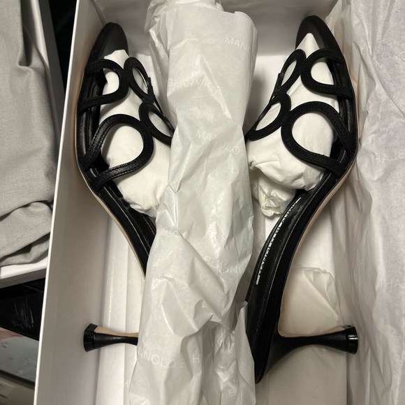 Brand new never worn Manolo Blahnik shoes - Picture 5 of 5
